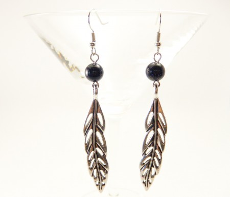 Boucles d'oreilles feuilles en métal argenté et perles en verre aventuriné